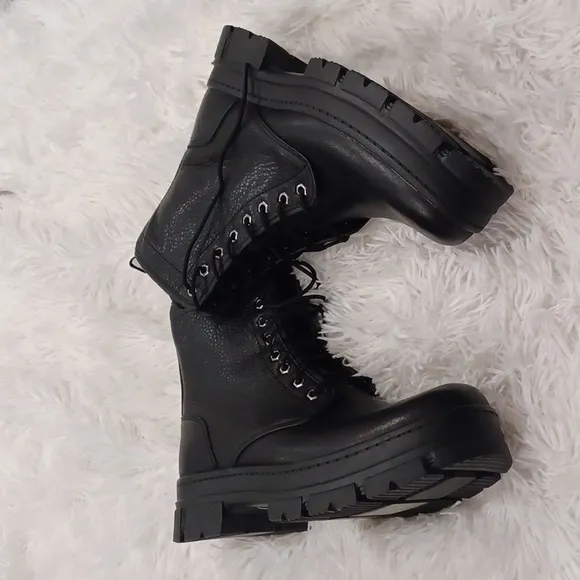 UGG Men's Ankle Lace Up Boots Vibram Soles &amp; Waterproof Black Leather