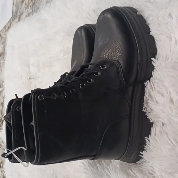UGG Men's Ankle Lace Up Boots Vibram Soles &amp; Waterproof Black Leather