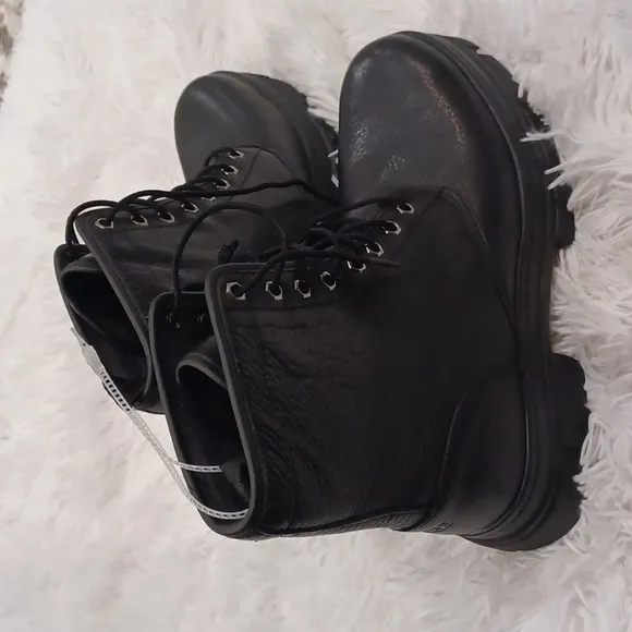 UGG Men's Ankle Lace Up Boots Vibram Soles &amp; Waterproof Black Leather