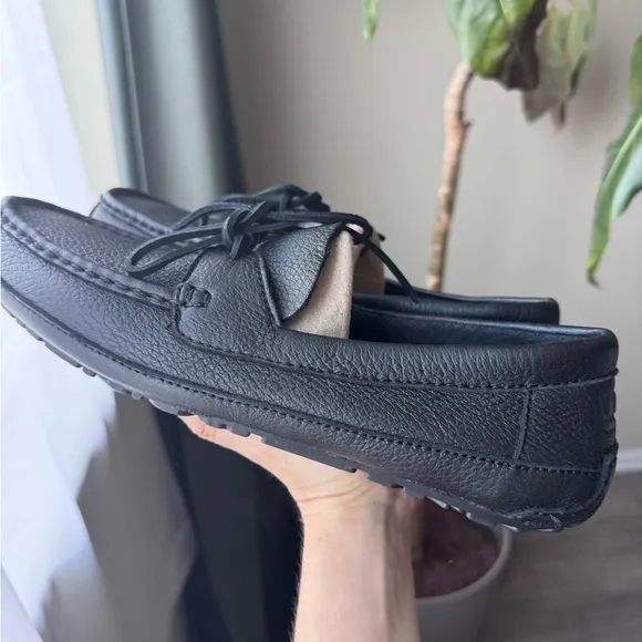 UGG Men's Black leather Loafers