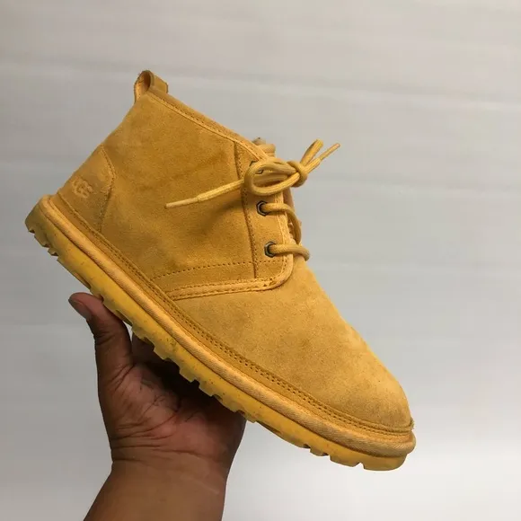 UGG men's neumel boots yellow size 9 chukka boot