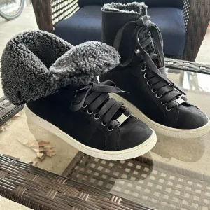 UGG Starlyn Black Leather Sheepskin High Top Sneaker Boots Shoes Women Sz 7