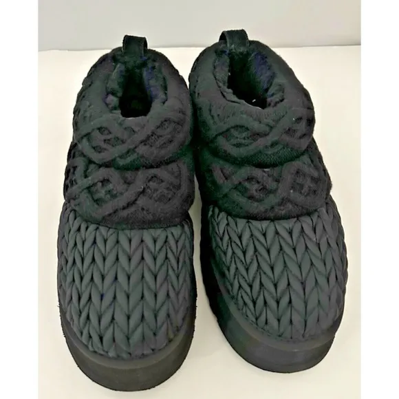 UGG TAZZ VILLA KNIT WOMEN BOOTS BLACK US 9 NEW IN BOX