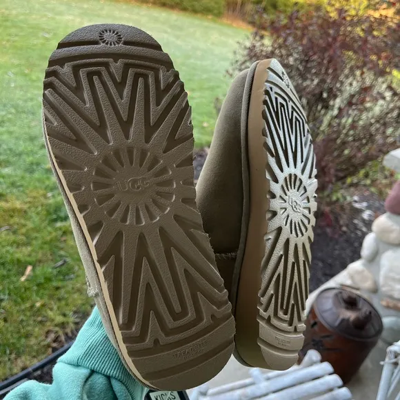 Ugg ultra mini antelope boots shoes NWT