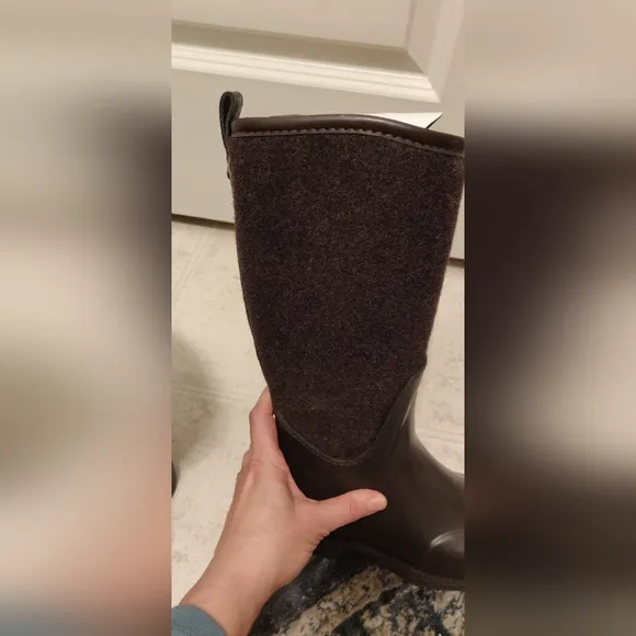 UGG Waterproof Reignfall Chocolate Brown Slip on Boots sz. 5