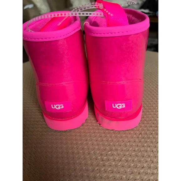 UGG Women's Classic Clear Mini Winter Boots - NWOT‎ - Size 6