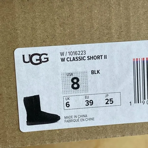 UGG Women's Classic Short Ii Boot, Black, 8 NWB S198