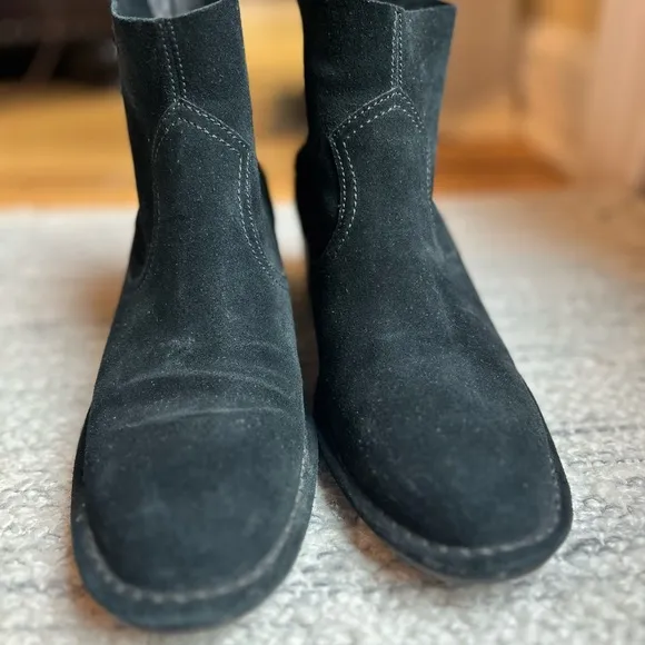 Ugg Women’s Suede Bandara Leather Zip-Up Ankle Boots Booties