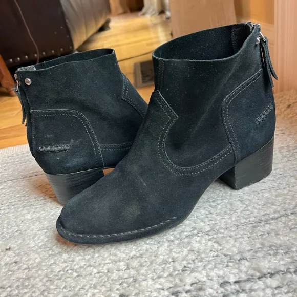 Ugg Women’s Suede Bandara Leather Zip-Up Ankle Boots Booties
