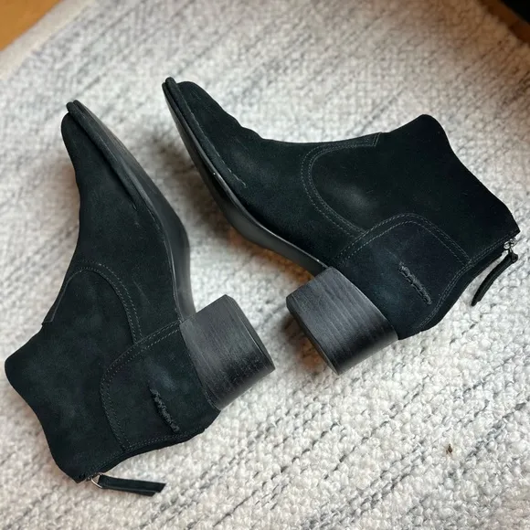 Ugg Women’s Suede Bandara Leather Zip-Up Ankle Boots Booties