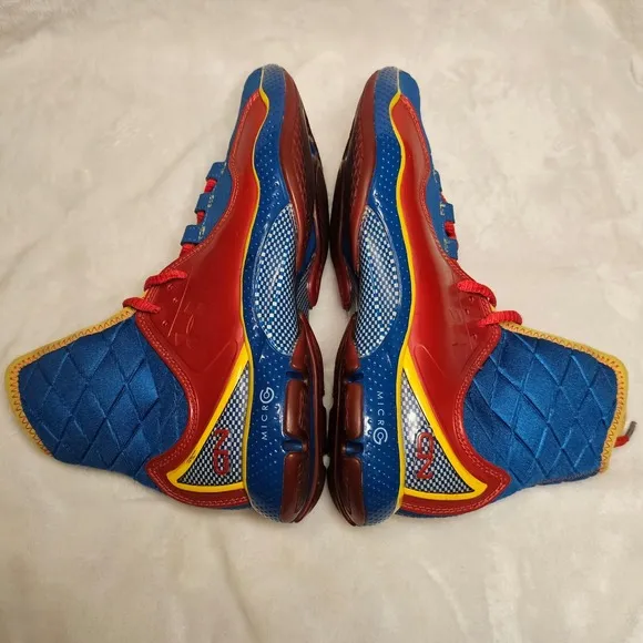 Under Armour High Top Basketball SUPERMAN Sneakers YOUTH SIZE 7  RED BLUE YELLOW