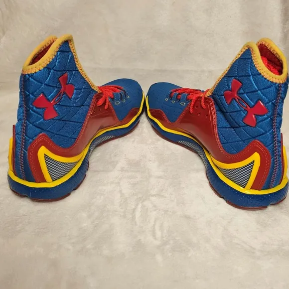 Under Armour High Top Basketball SUPERMAN Sneakers YOUTH SIZE 7  RED BLUE YELLOW