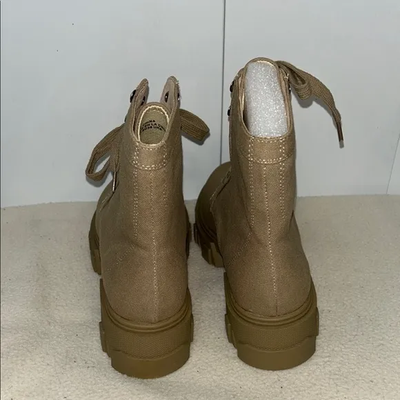 Urban Outfitters UO Nina Combat Boots (B7)