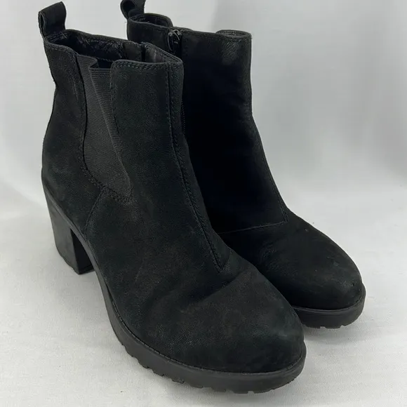 Vagabond Grace Black Nubuck chelsea Boots