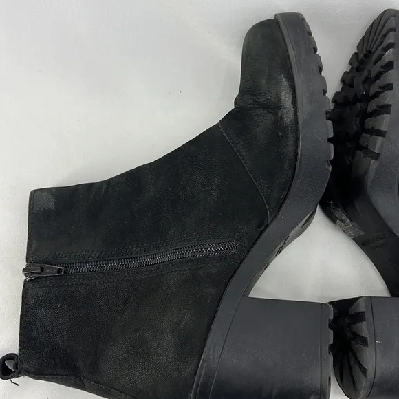 Vagabond Grace Black Nubuck chelsea Boots