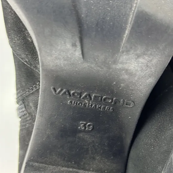 Vagabond Grace Black Nubuck chelsea Boots