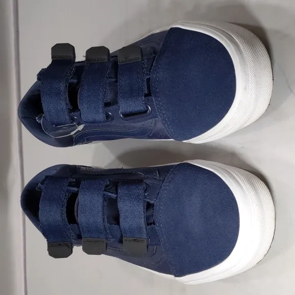 Vans, Old Skool V, men's 6/women's 7.5 dress blu Velcro shoes