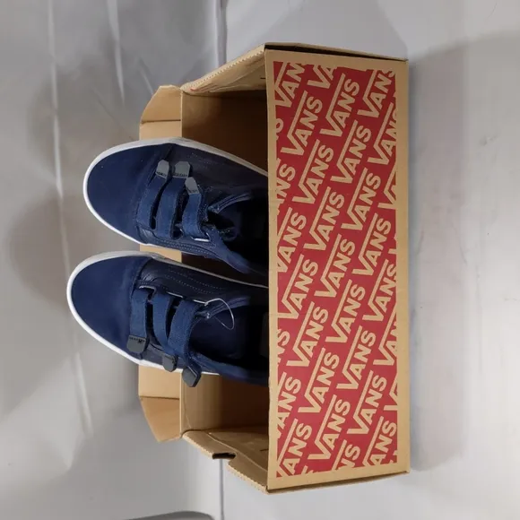 Vans, Old Skool V, men's 6/women's 7.5 dress blu Velcro shoes