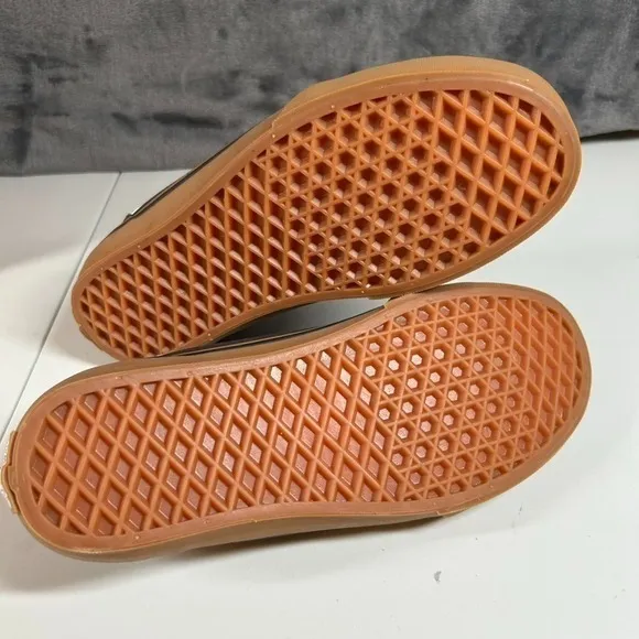 Vans Ward Low-Top Skate‎ Sneakers Brown Gum Sole Casual Shoes Kids Size 6