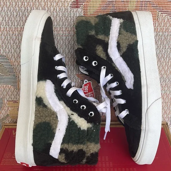 Vans WMNS Sk8-Hi(Sherpa) Camo/BlackVN0A5JMJA58Sneakers - boots G