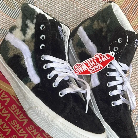 Vans WMNS Sk8-Hi(Sherpa) Camo/BlackVN0A5JMJA58Sneakers - boots G