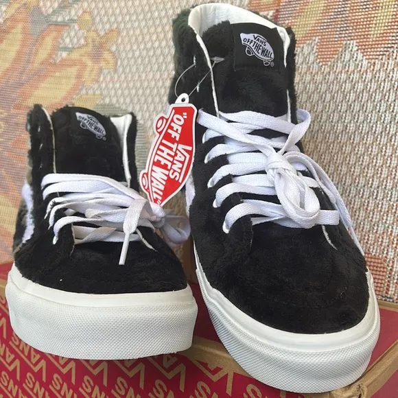 Vans WMNS Sk8-Hi(Sherpa) Camo/BlackVN0A5JMJA58Sneakers - boots G