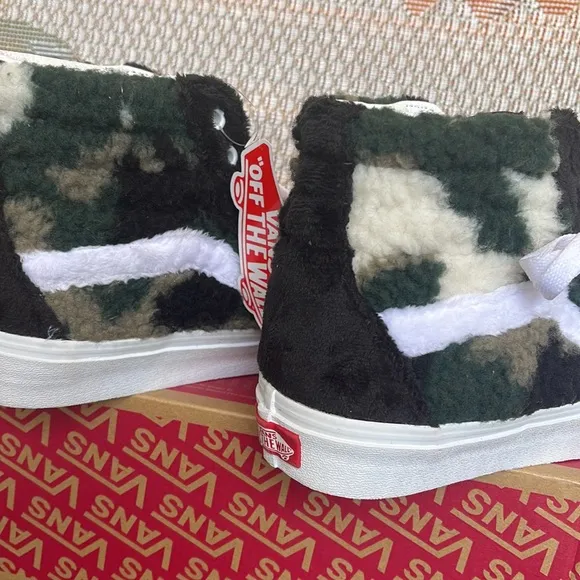 Vans WMNS Sk8-Hi(Sherpa) Camo/BlackVN0A5JMJA58Sneakers - boots G