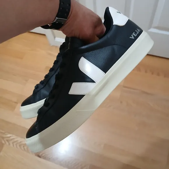 Veja Chromefree Leather Lifestyle/Casual/Athletic Shoes Size 43 EU Unisex