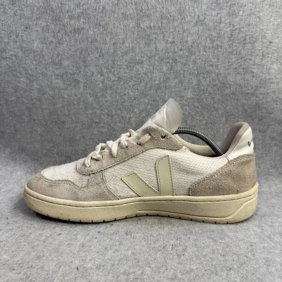 Veja Shoes Mens Size 7 V-10 White &amp; Cream Suede Casual Low Top Comfort Sneakers
