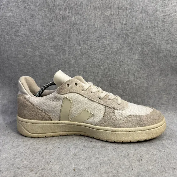 Veja Shoes Mens Size 7 V-10 White &amp; Cream Suede Casual Low Top Comfort Sneakers