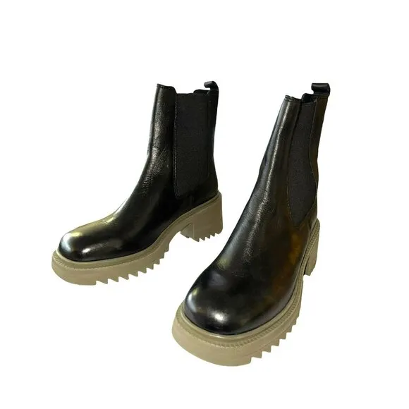 Vince Camuto Chunky Heel Gum Lug Sole Combat Chelsea Ankle Boots Sz 8.5 NEW