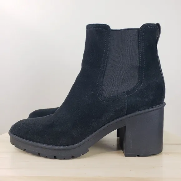 VINCE Henderson Chelsea Boots Sz 10M Black Suede Waterproof Chunky Heel Lug Sole