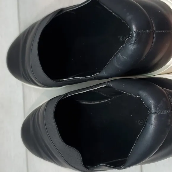 Vince Women Corbin Comfort Leather Slip On Leather Loafer shoes sz 10M