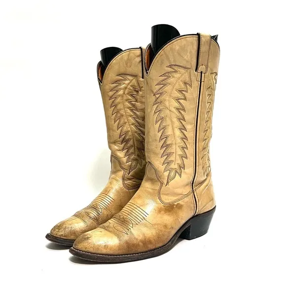 Vintage 1970s men’s tan leather rugged mid calf pull on western cowboy boots