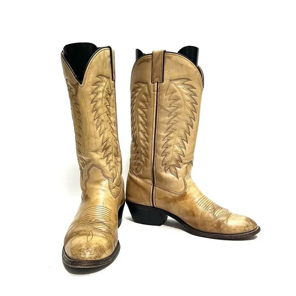 Vintage 1970s men’s tan leather rugged mid calf pull on western cowboy boots