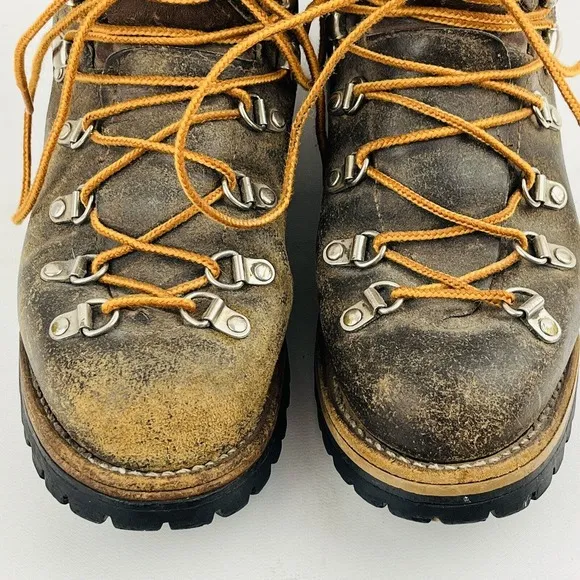 Vintage Womens 7N‎ Vasque Mountaineering Boots Brown Leather Lace Up Hiking
