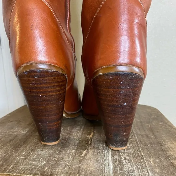 Vintage Zodiac Cognac Leather Scalloped Edge Boots