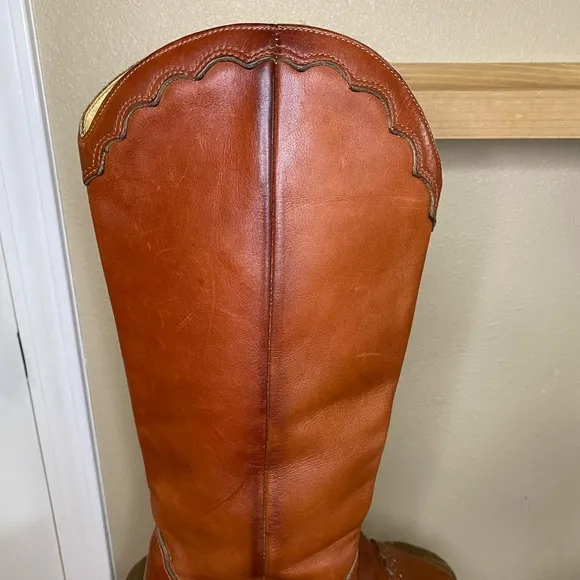 Vintage Zodiac Cognac Leather Scalloped Edge Boots