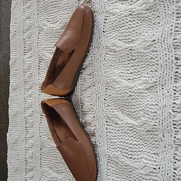Vionic Elora Brown Loafers Leather Womens Size 6.5 NWOT