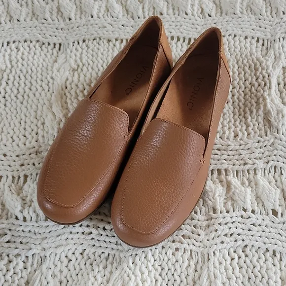 Vionic Elora Brown Loafers Leather Womens Size 6.5 NWOT