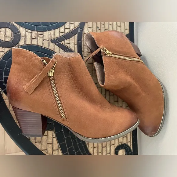 Vionic Sterling Carmel Brown Booties Leather Ankle Boots Women’s Size 8.5