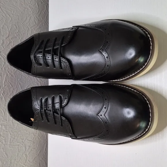 Vosley Milan Black Leather Lace Up Shoes: Business/Casual-Men’s Size 11