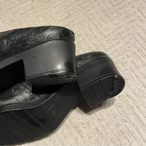 Walking Cradles Boots Women’s 9.5 Slip On Mule Boots Leather