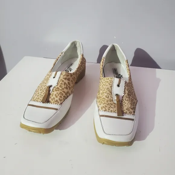 Walter genuin animal print golf shoes size 37