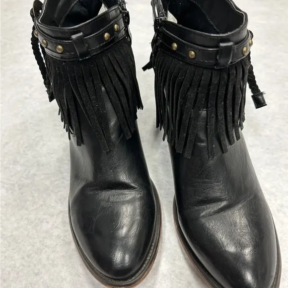 Wanted Shoes Womens ManeLeather Almond Toe AnkleFashion Boots, Black, …