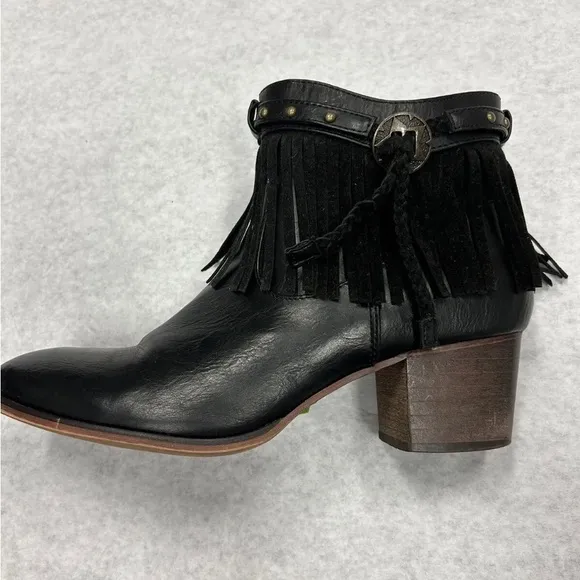 Wanted Shoes Womens ManeLeather Almond Toe AnkleFashion Boots, Black, …