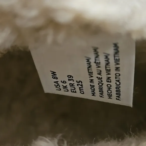 Women's Amazon Essentials Shearling Boot, Brown, Size 8W #618