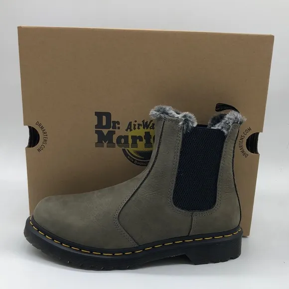 Women’s Dr. Martin Boots Green/Black 2976 Leonore New with box