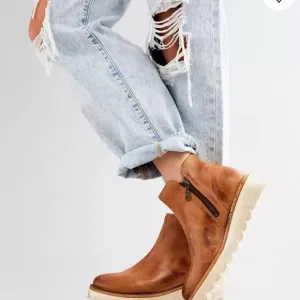 Women’s Lydyi BED STU Leather Ankle Boots