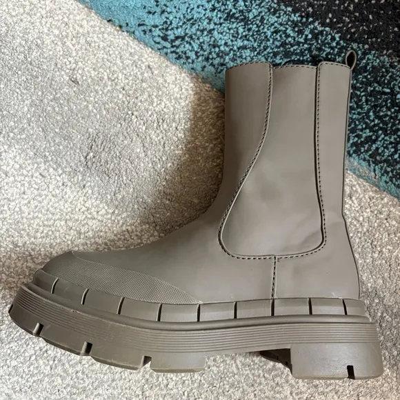 Zara Rubberized Flatform Ankle Boots Chunky Lug Sole Y2K Goth Grunge NWT 8 Green